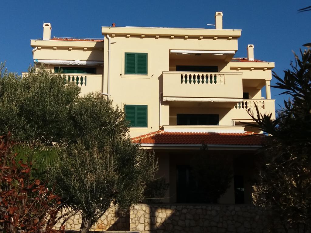 Apartments Next To Sea Maris Novalja Exterior photo